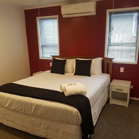 Trendy Bungalow In The Heart Of Rotorua Buitenkant foto